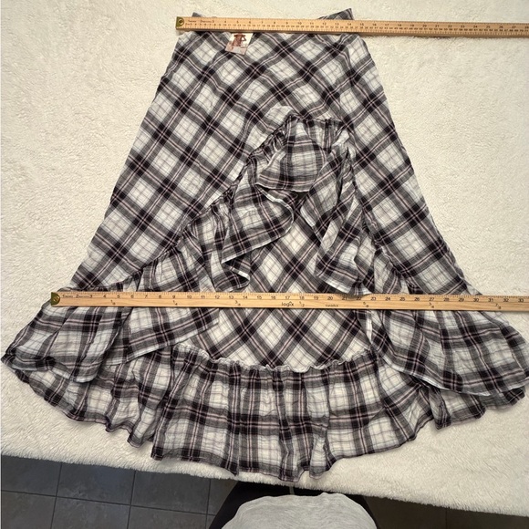Sincerely Jules Black and White Plaid Ruffle High-Low Skirt - Picture 3 of 5